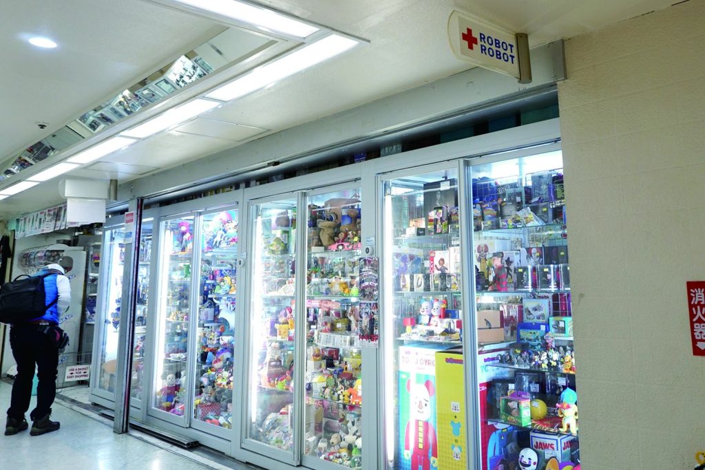 人形系フィギュアなら何でも揃う「ロボットロボット1号店」