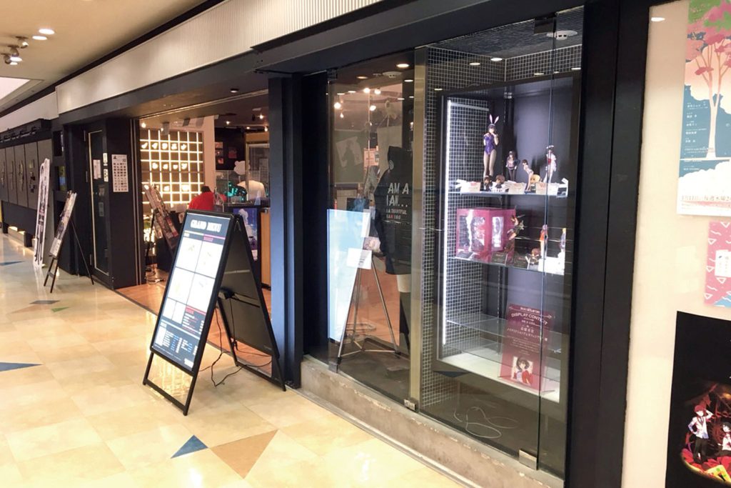 店内では最新作の先行上映も!「ノイタミナショップ/カフェシアター」