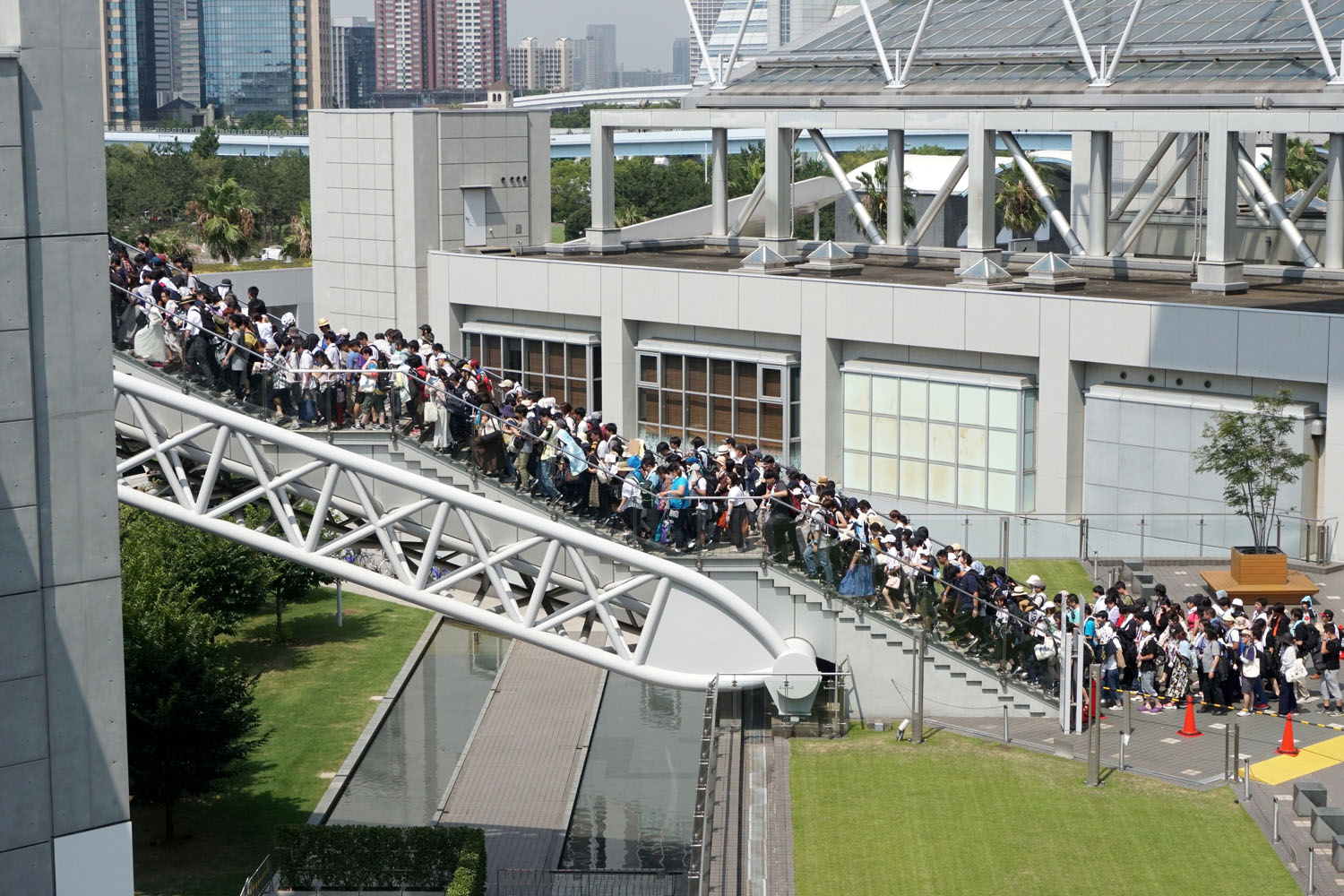 C100 コミケ 屋上階段