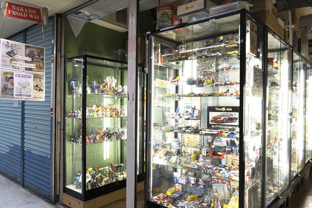 「アンティーク 中野ブロードウェイ」はまるで昭和レトロ美術館！