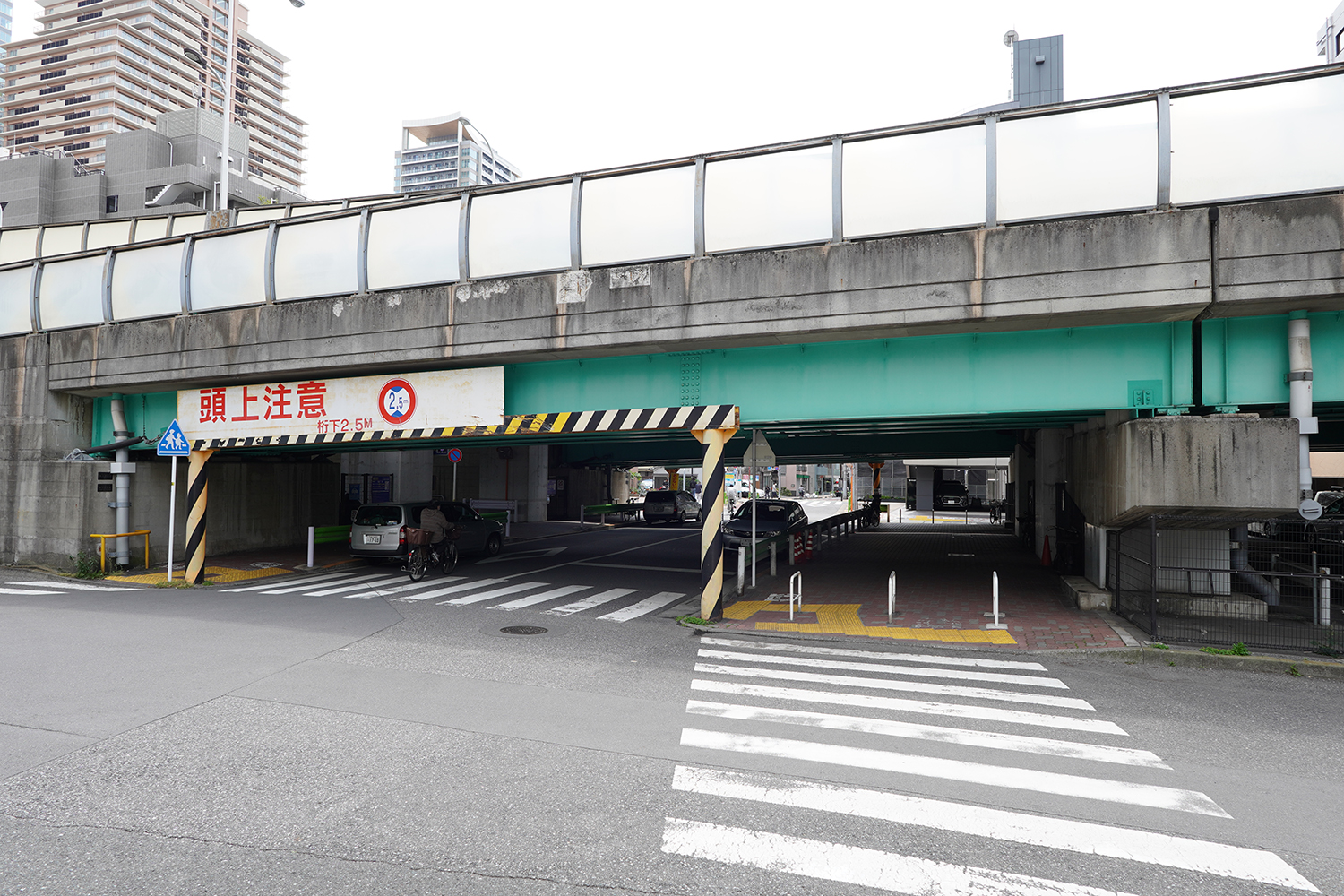 江戸前エルフ もんじゃストリート 佃大橋ガード下