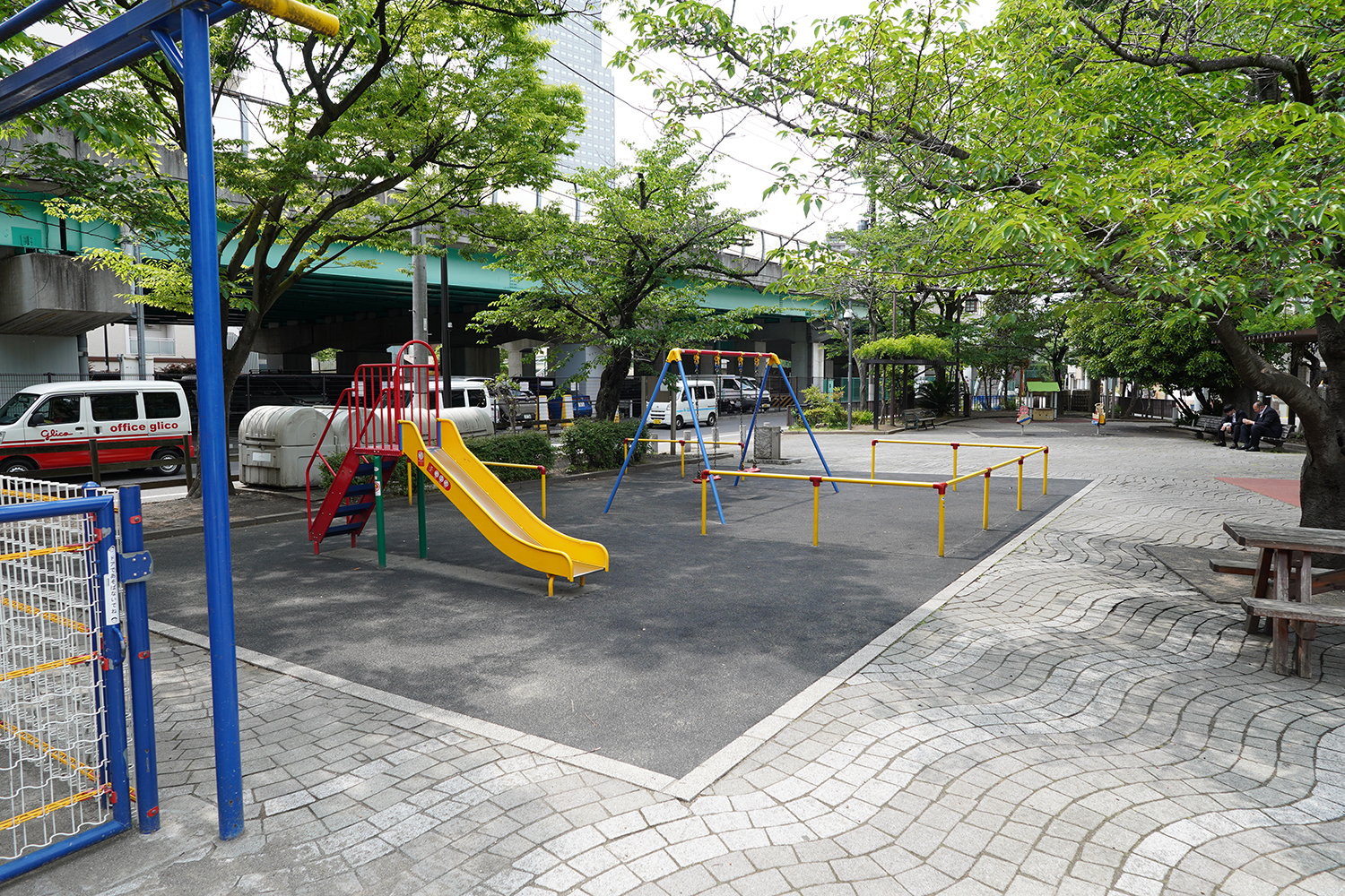 江戸前エルフ もんじゃストリート 中央区立佃公園