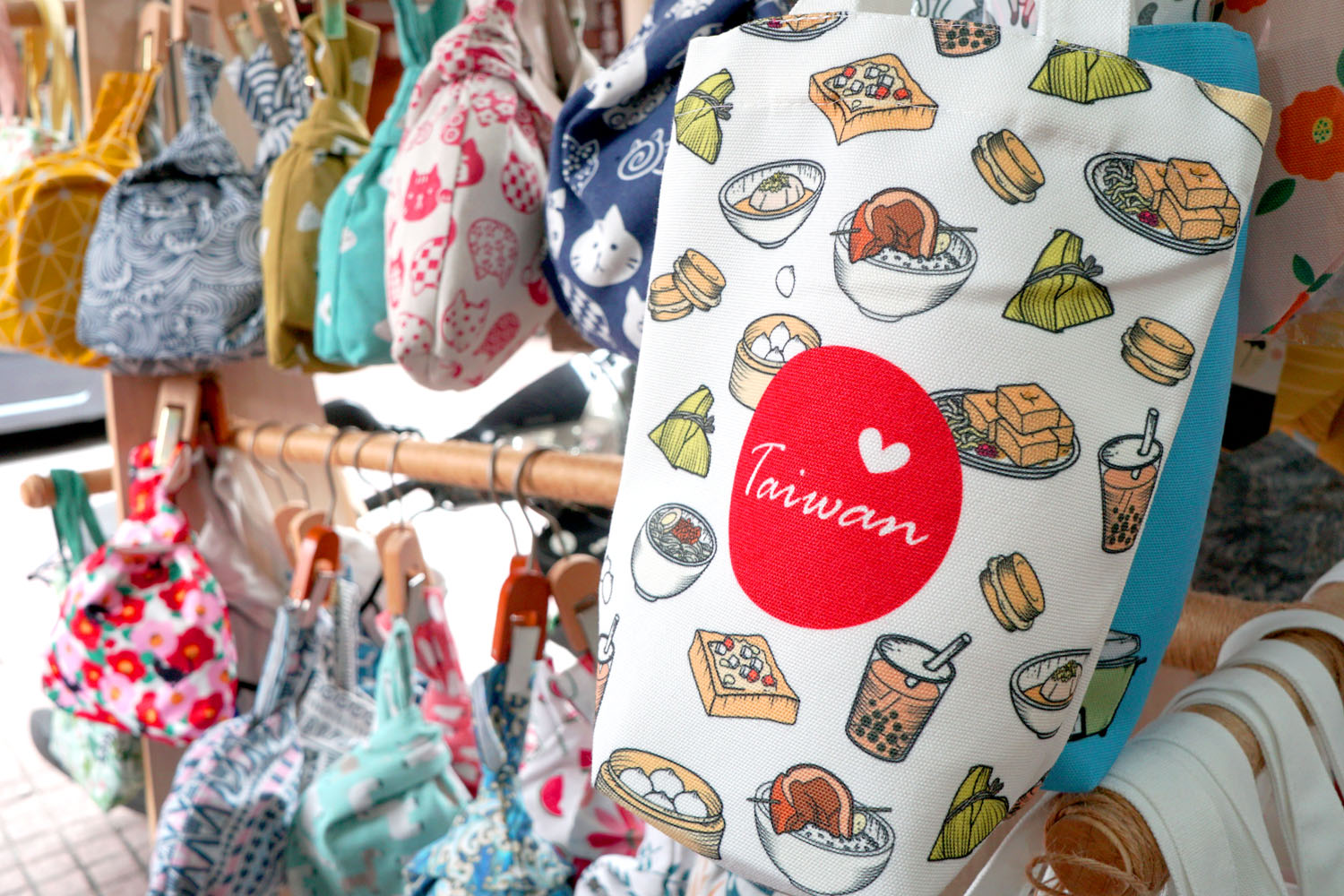 台湾 台北 迪化街 永楽市場 永樂担仔麵 孤独のグルメ 五郎さん 原味魯肉飯 老竹子三發包子