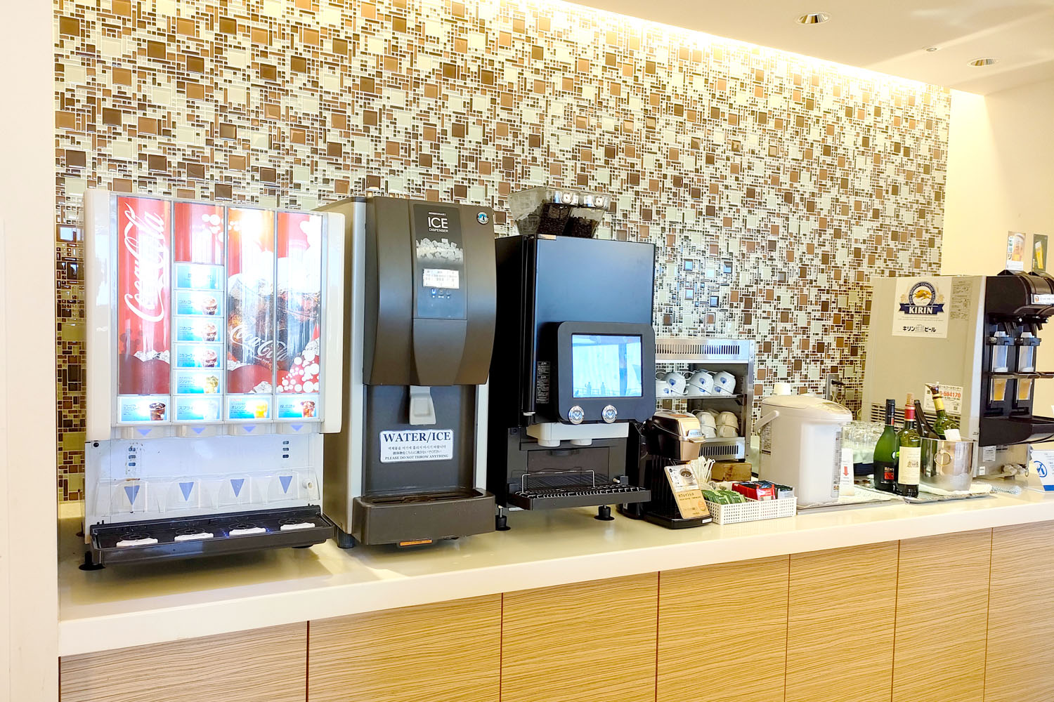 成田国際空港 第1ターミナル プライオリティ・パス Priority Pass KALラウンジ ドリンク