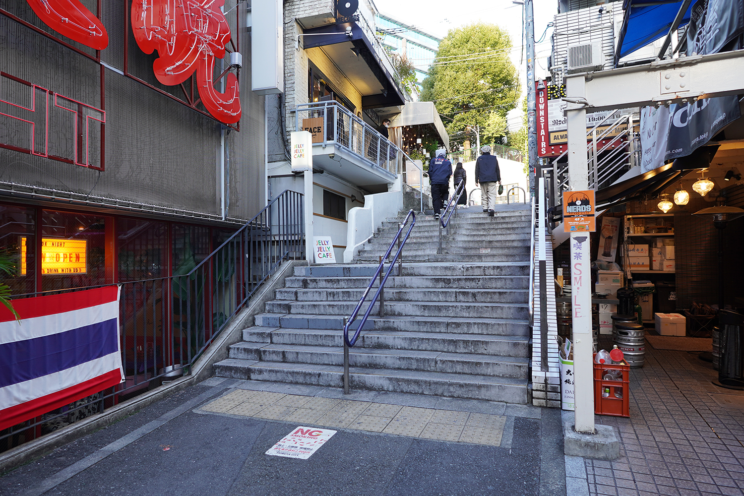 聖地巡礼 呪術廻戦 フラミンゴ階段