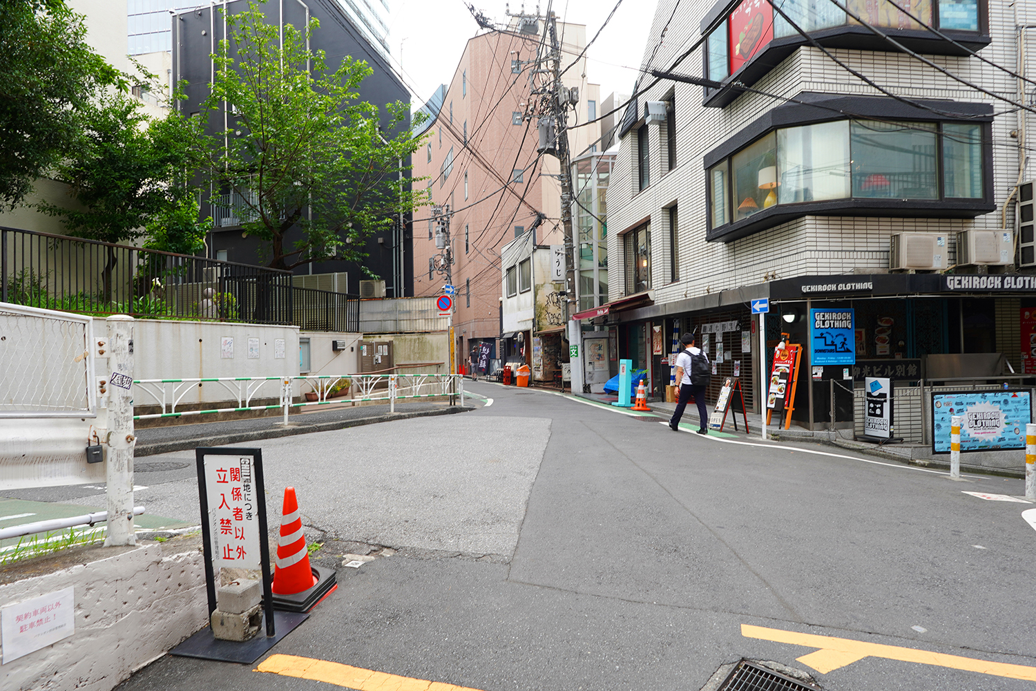 夜のクラゲは泳げない 聖地