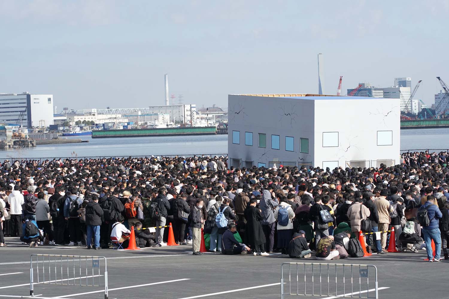 C105 コミケ 参加 寒さ 服装 装備 東駐車場 待機列